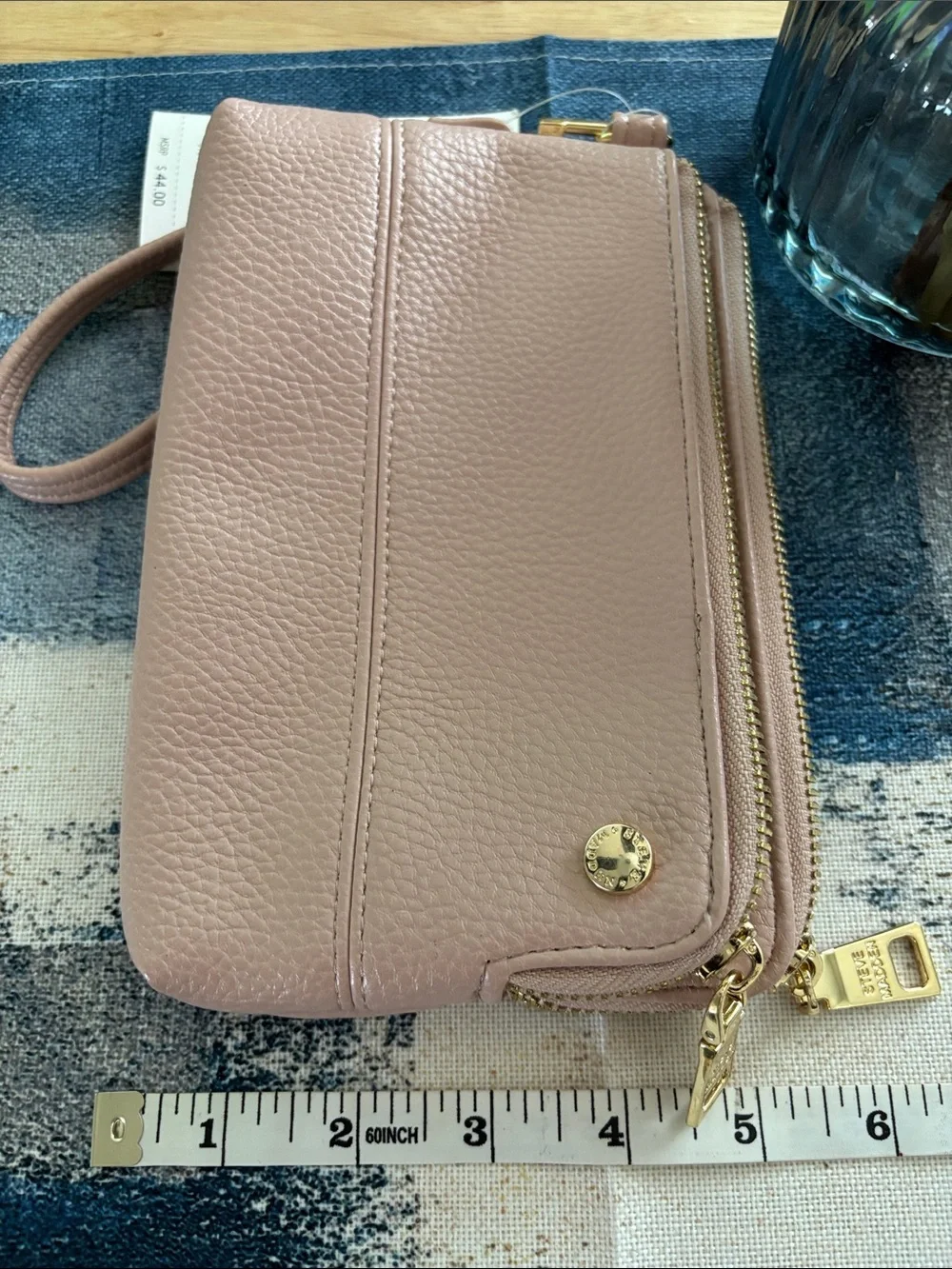 Steve Madden compact steve