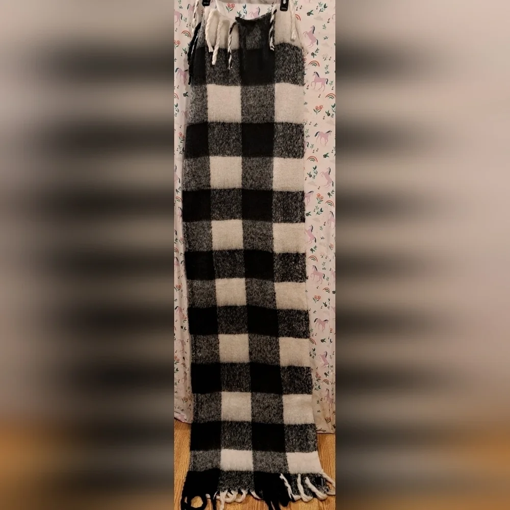 Steve Madden beautiful 76×20