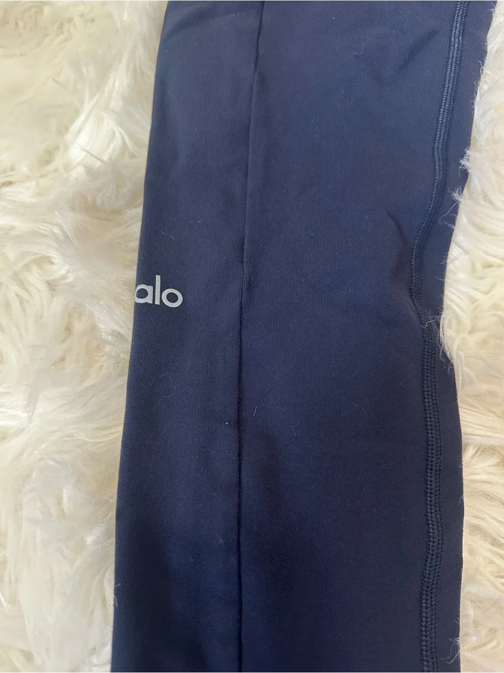ALO Yoga streamlined slim