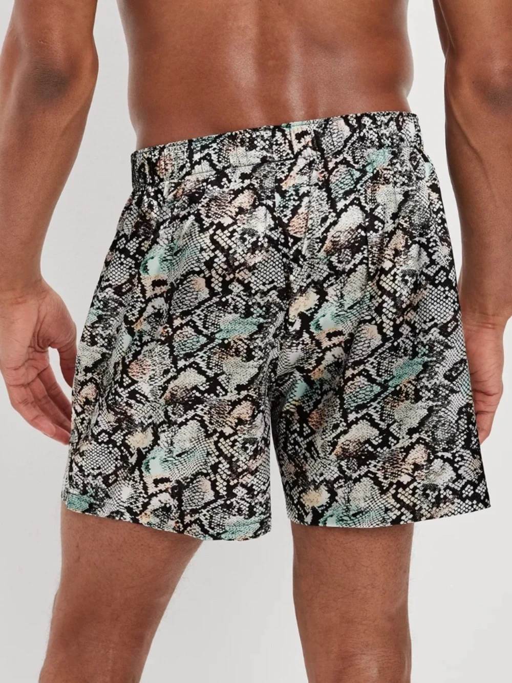 American Eagle Outfitters good pre