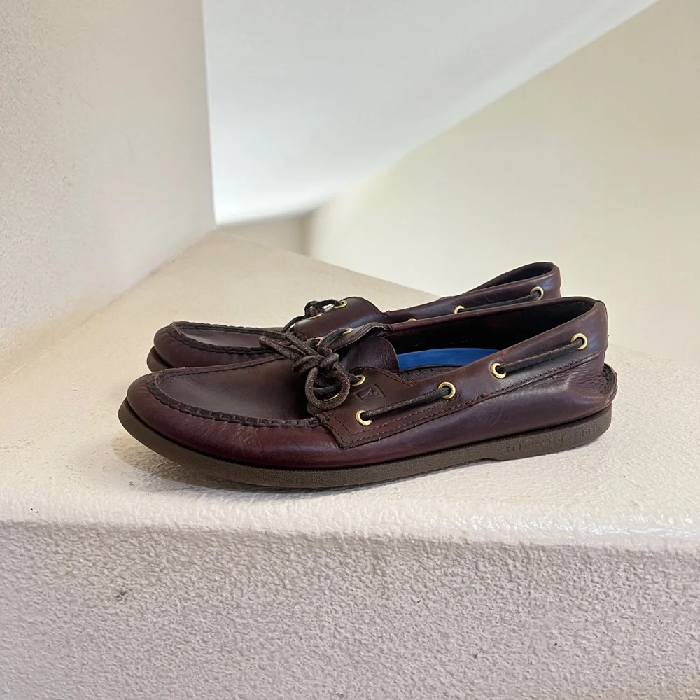 Sperry questions leave
