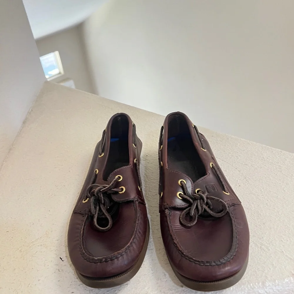 Sperry questions leave
