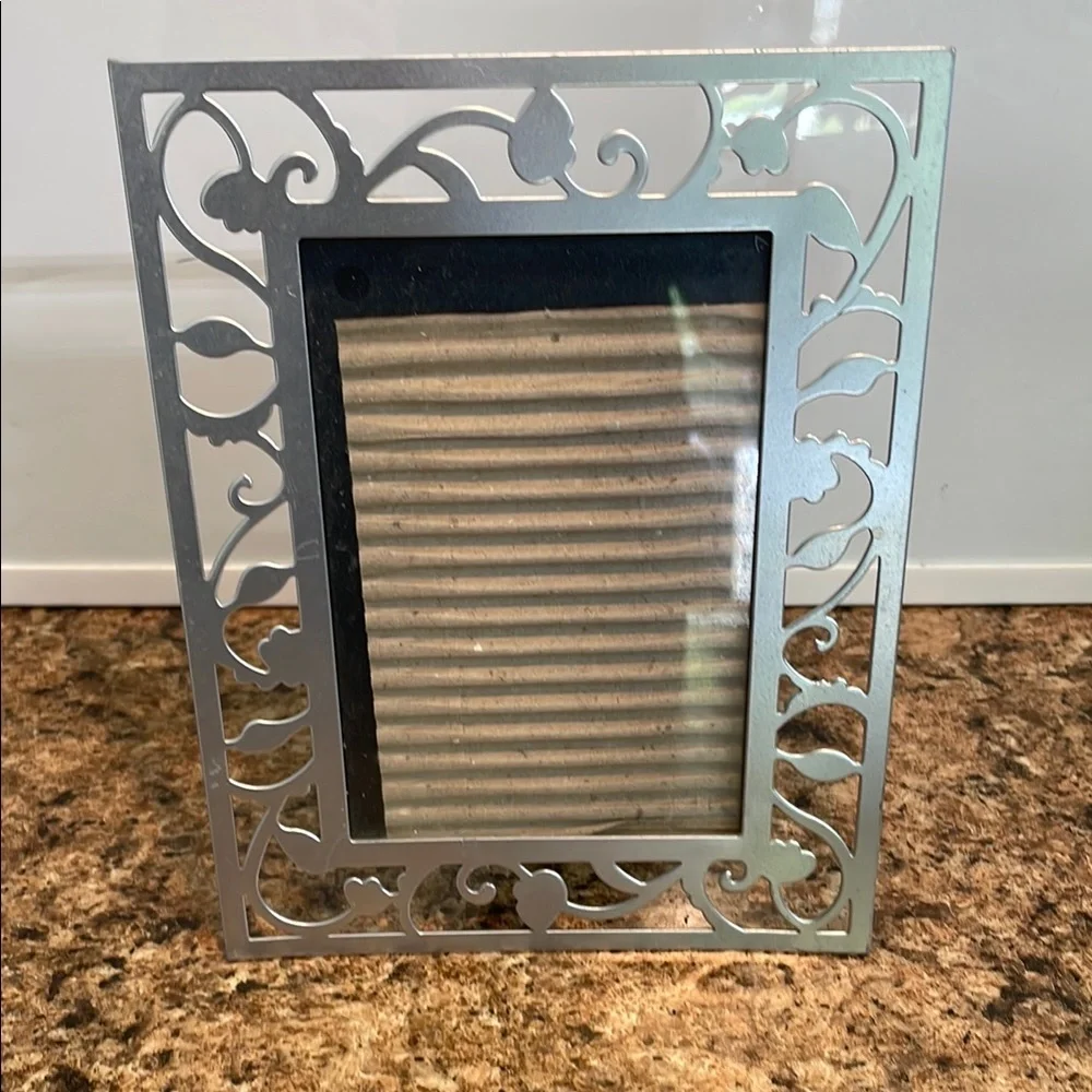 Elegant Silver‎ Photo Frame