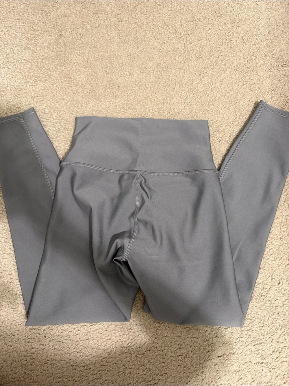 ALO Yoga light gray