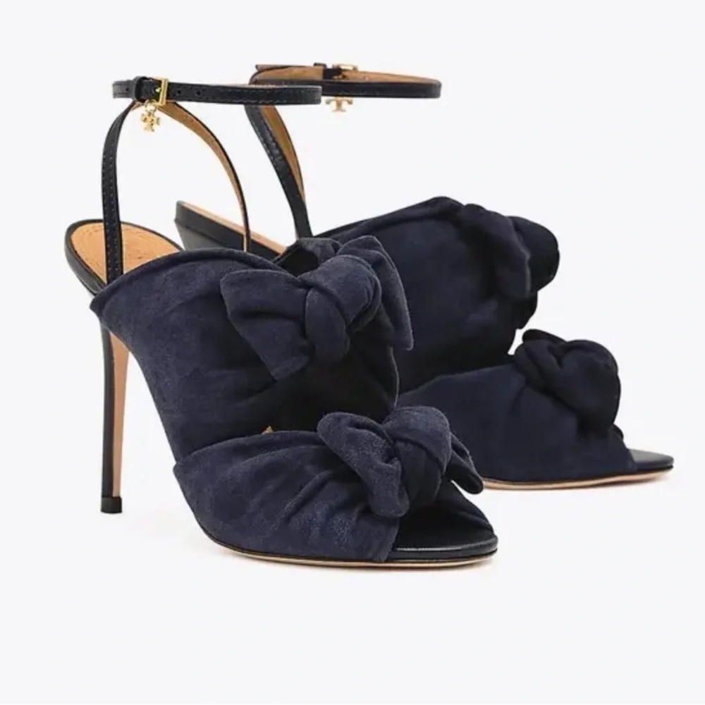 NWT Tory Burch Eleanor 105mm Sandals in Navy - size 5