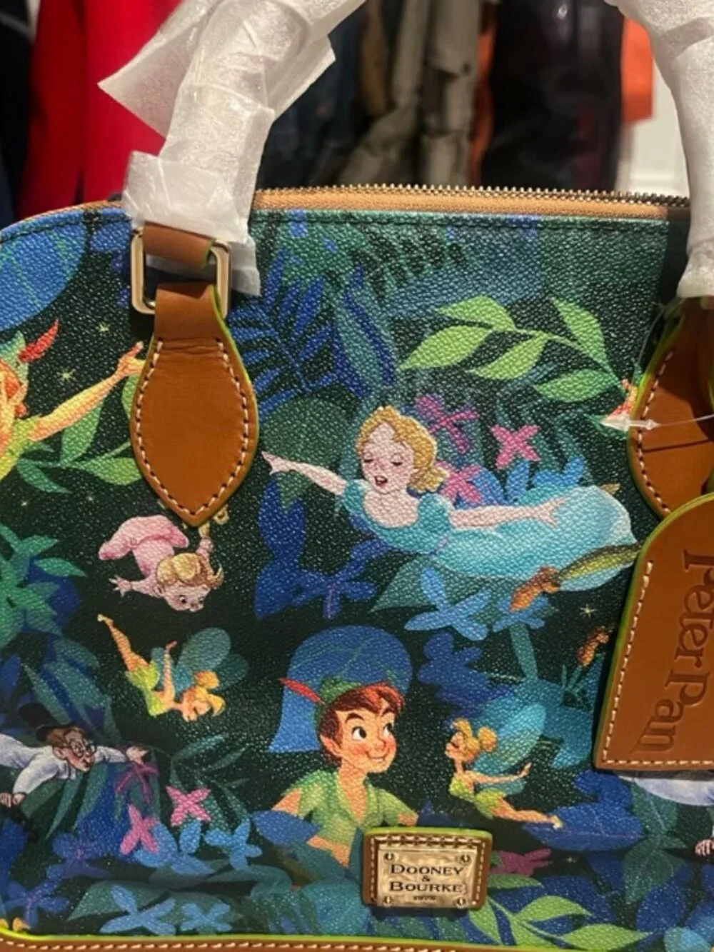 Dooney & Bourke home pan open