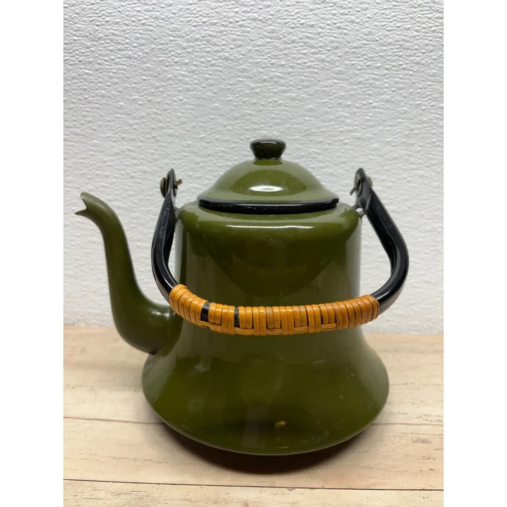 Vtg Enamelware Avocado Green Tea Kettle 1.5L 9