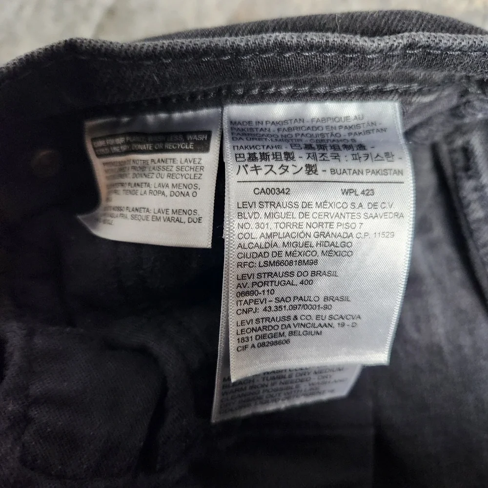 Levis am selling