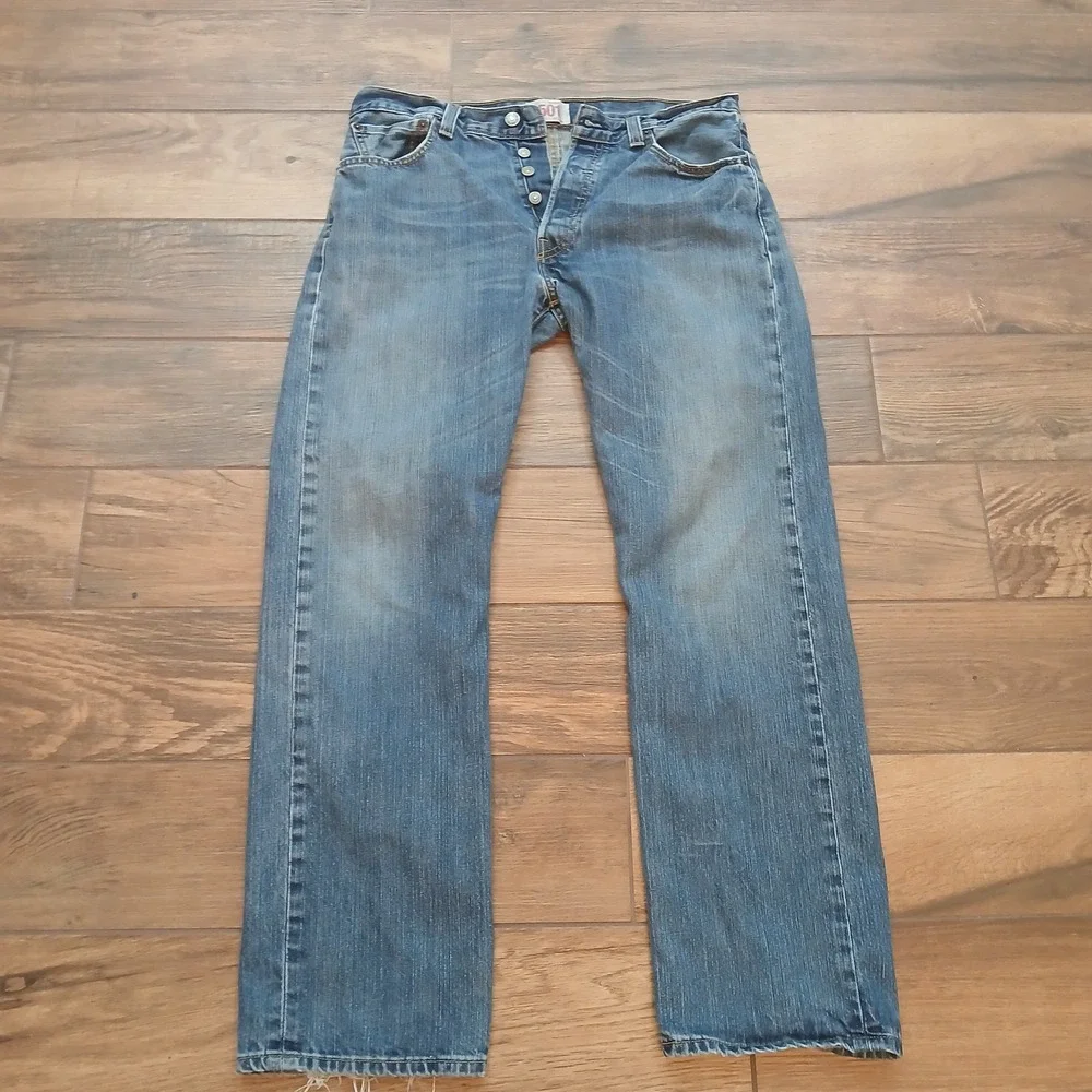 Levis see images