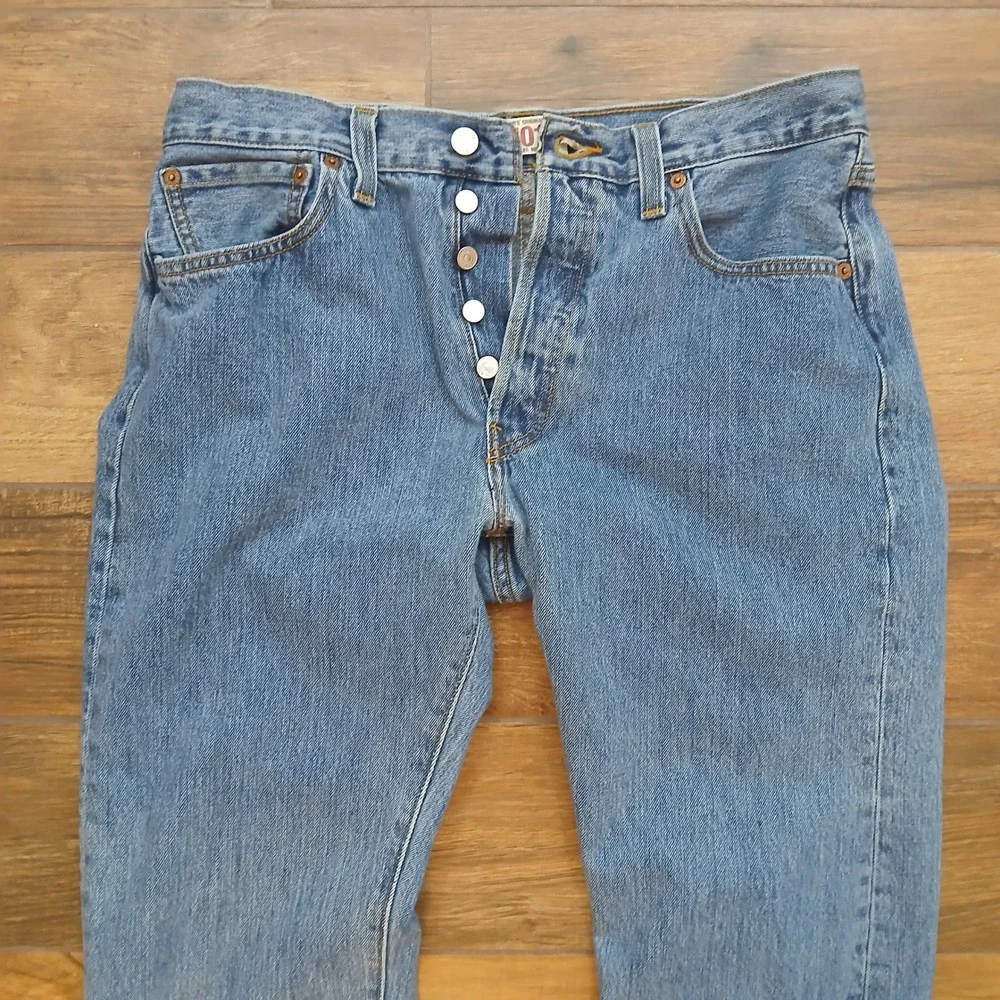 Levi's 501 Mens 34x32 (FITS 31x30) Blue Denim Straight Leg Button Fly Y2K