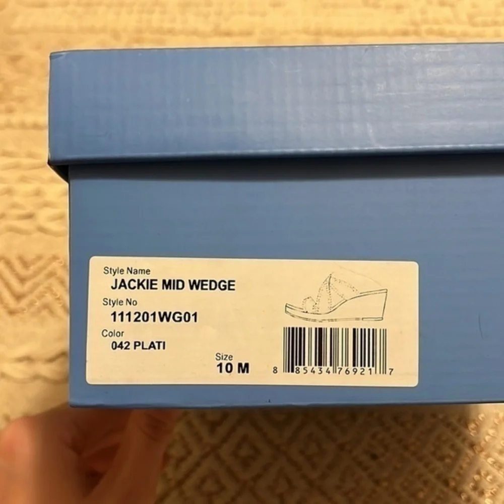 Jack Rogers flaws pictured box
