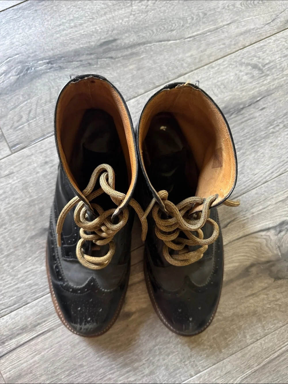 Dr. Martens classic black