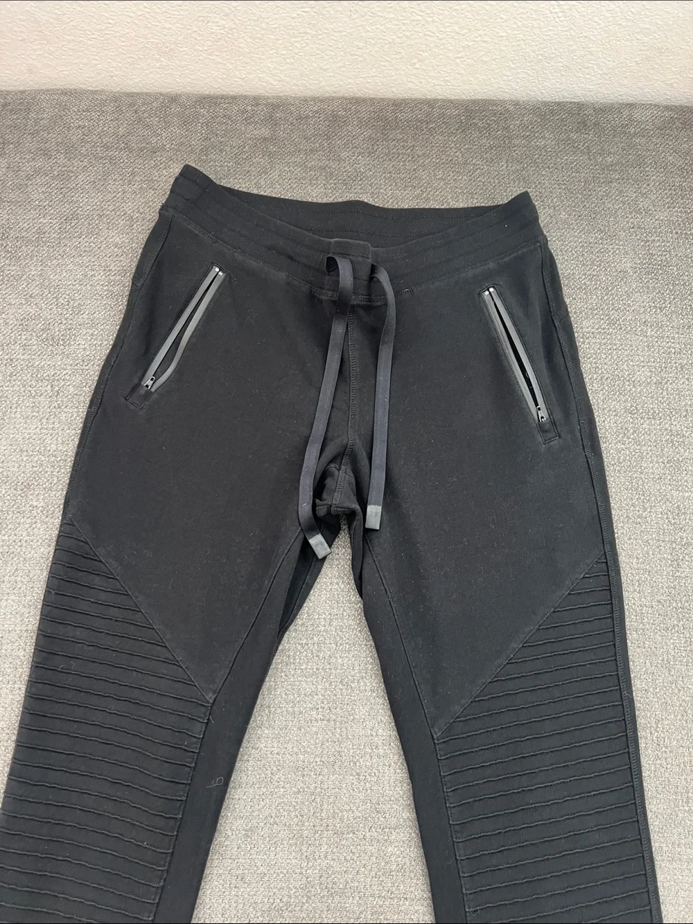 ALO Yoga slim joggers
