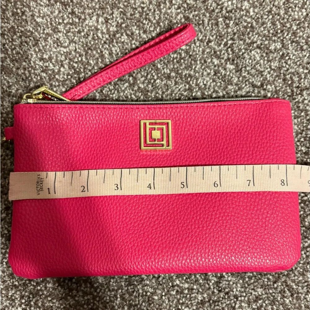 Liz Claiborne elegant hot