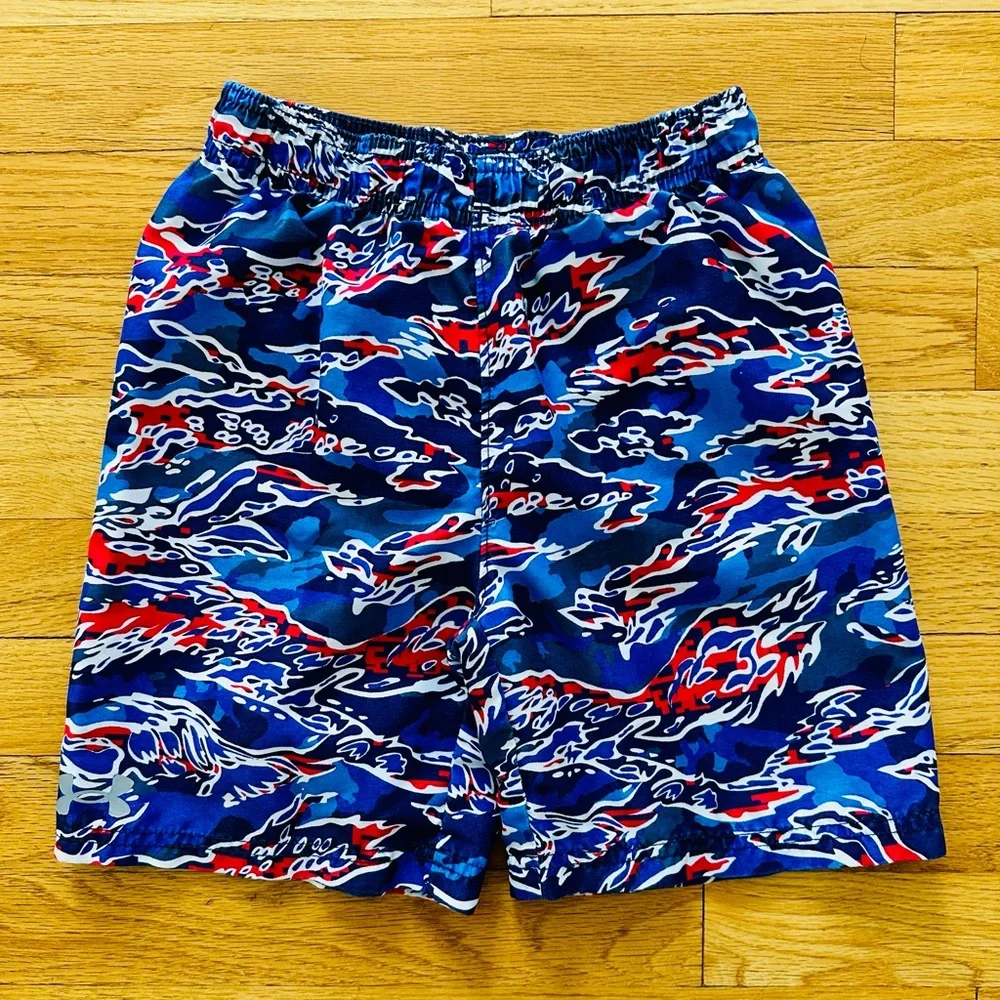 Under Armour pairs swim