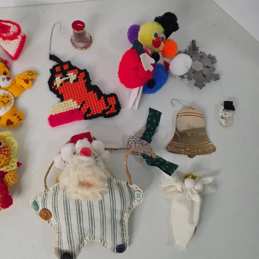 Lot 19 Vintage Handmade Christmas Ornaments Yarn Felt Crochet Pom Pom Sesame St