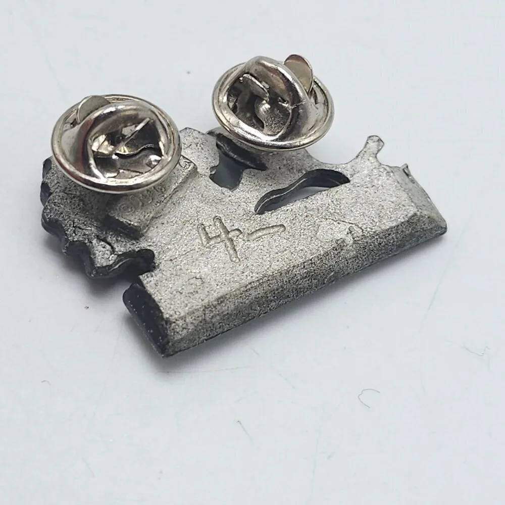 Estate this lapel