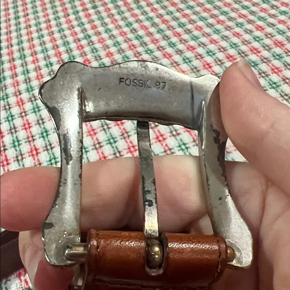 Fossil elegant buckle