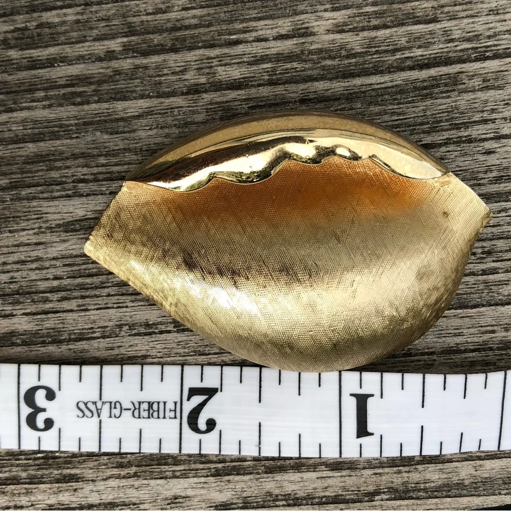 Crown Trifari Gold Tone Brooch