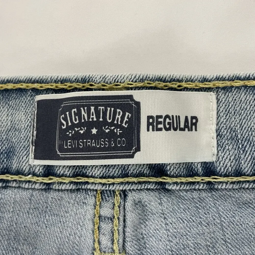 Levis excellent see