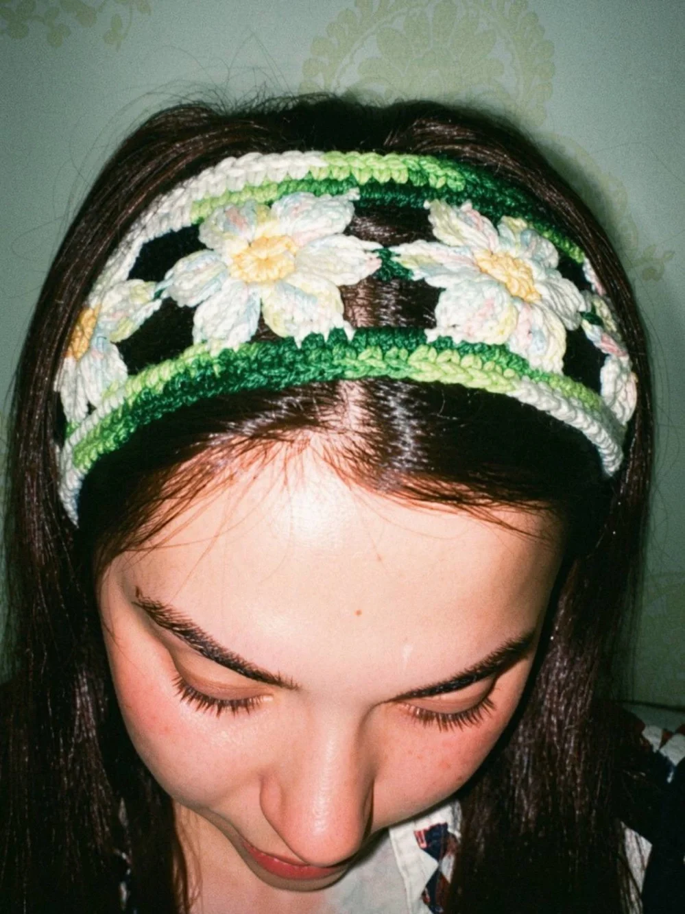 Hand-Crocheted Daisy Headband in Green and White