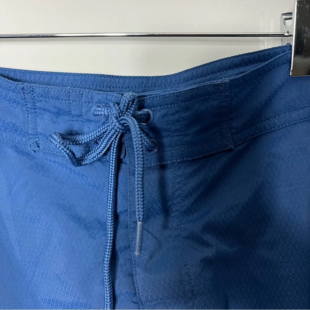 Vineyard Vines 9” across 36