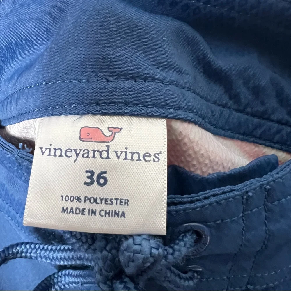 Vineyard Vines waist across size