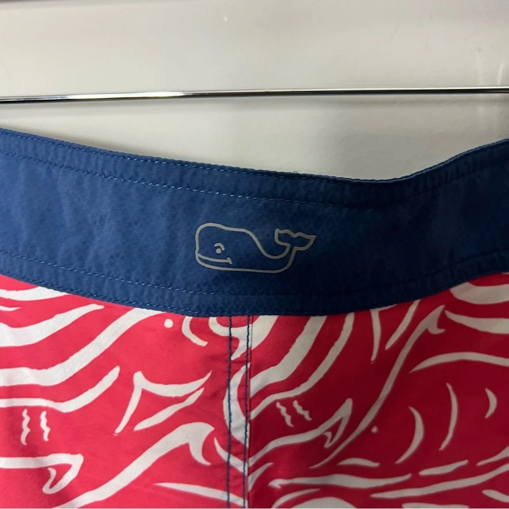 Vineyard Vines 21” long 9”