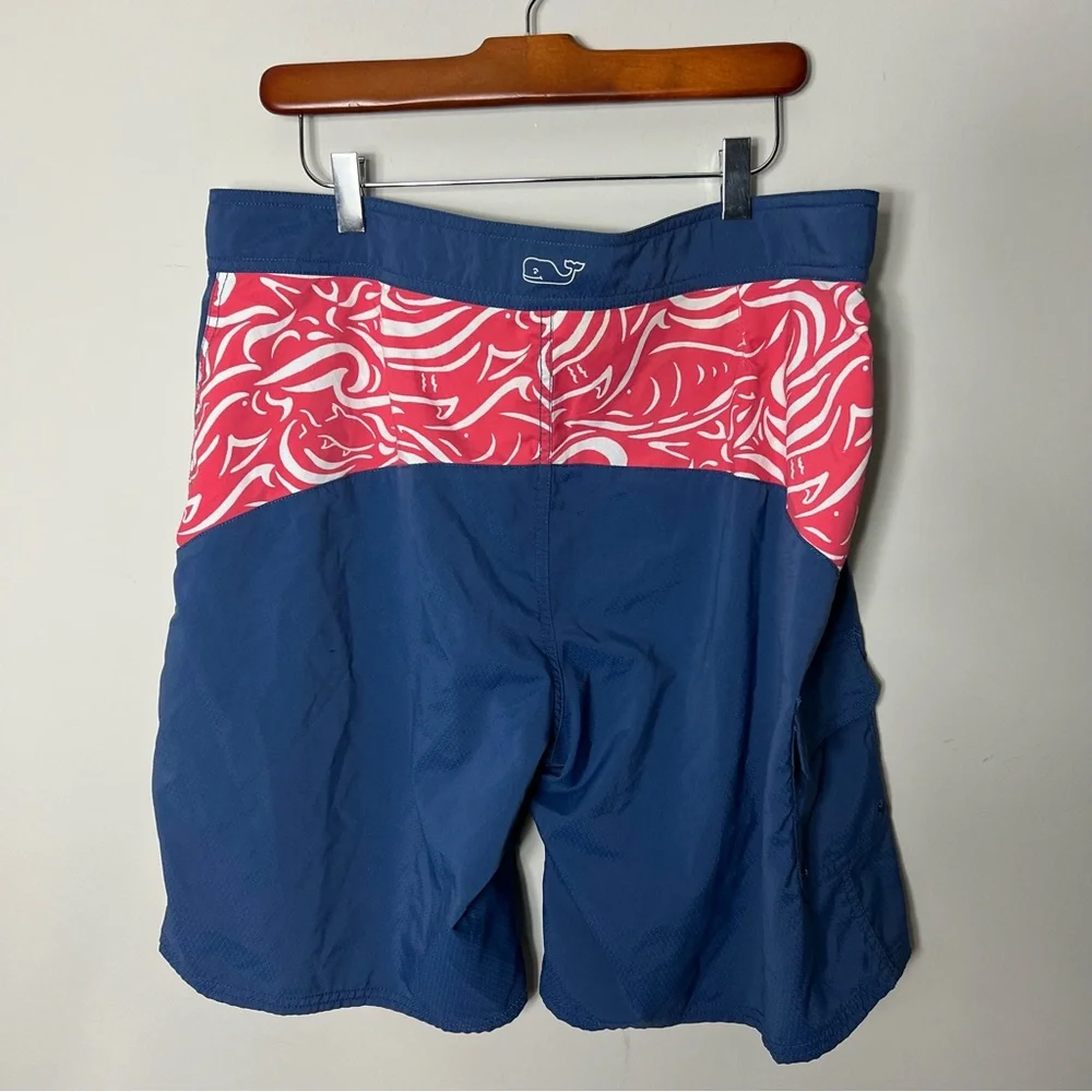 Vineyard Vines waist 36