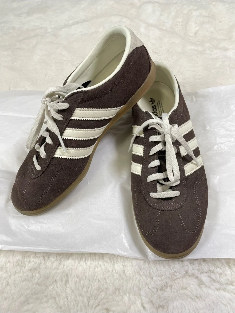 adidas Gazelle Women’s Brown Suede Sneakers with White Stripes, Size 7
