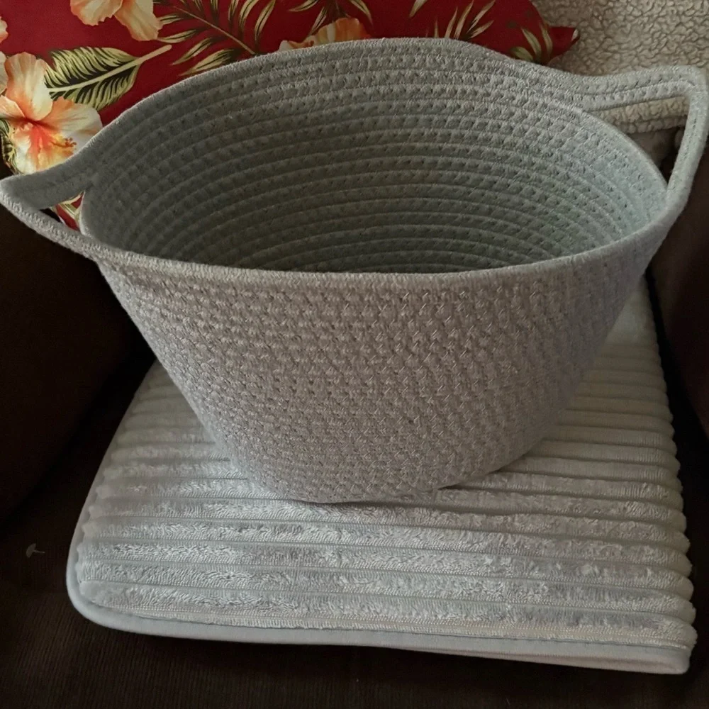 unbranded stylish gray