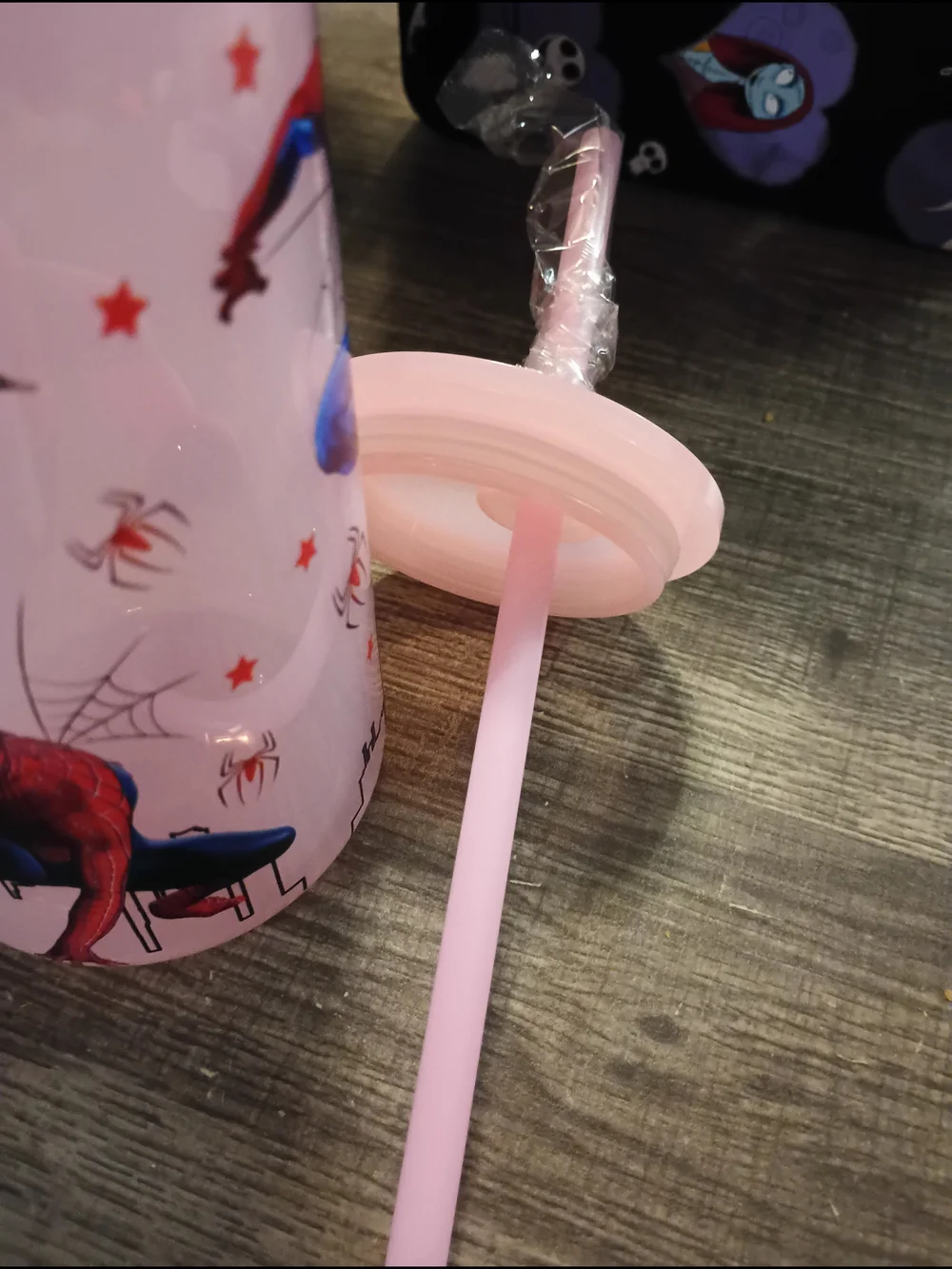 Spiderman straw use