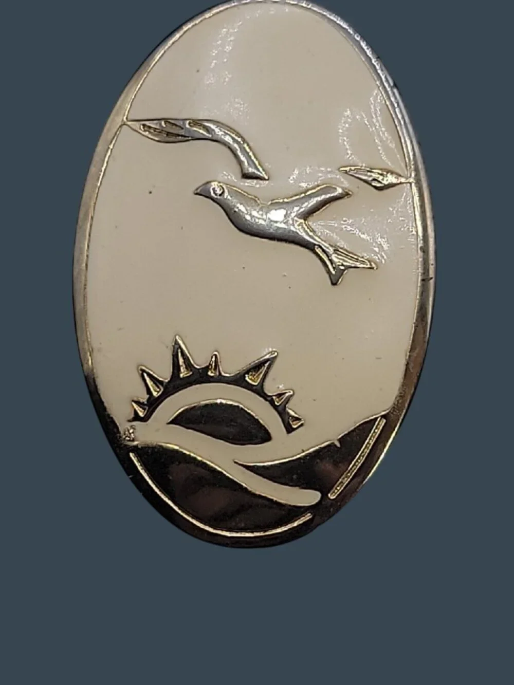 Unbranded elegant brooch