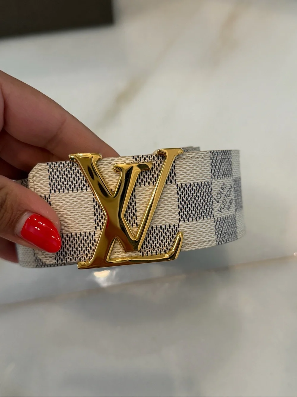 Louis Vuitton size gold