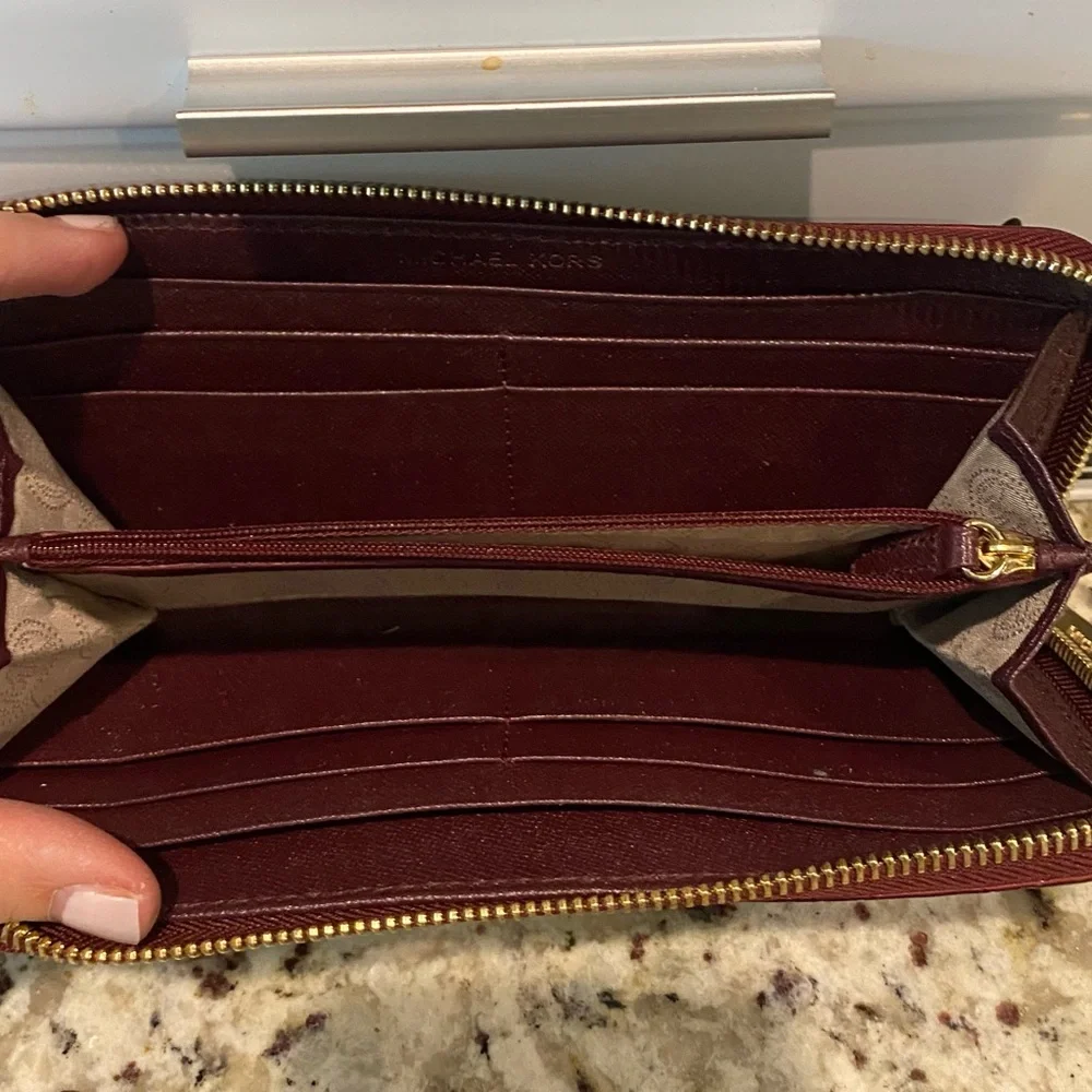 Michael Kors elegant wallet