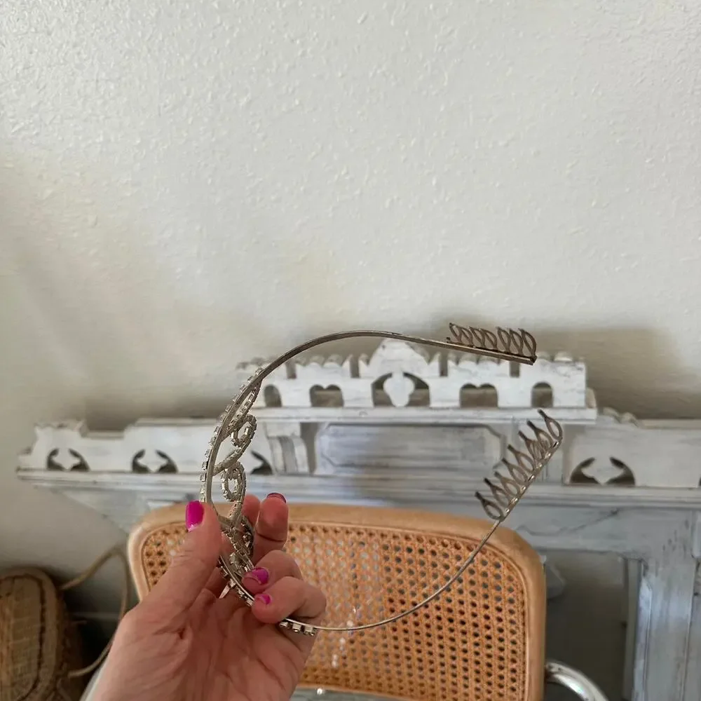 Other tone crown