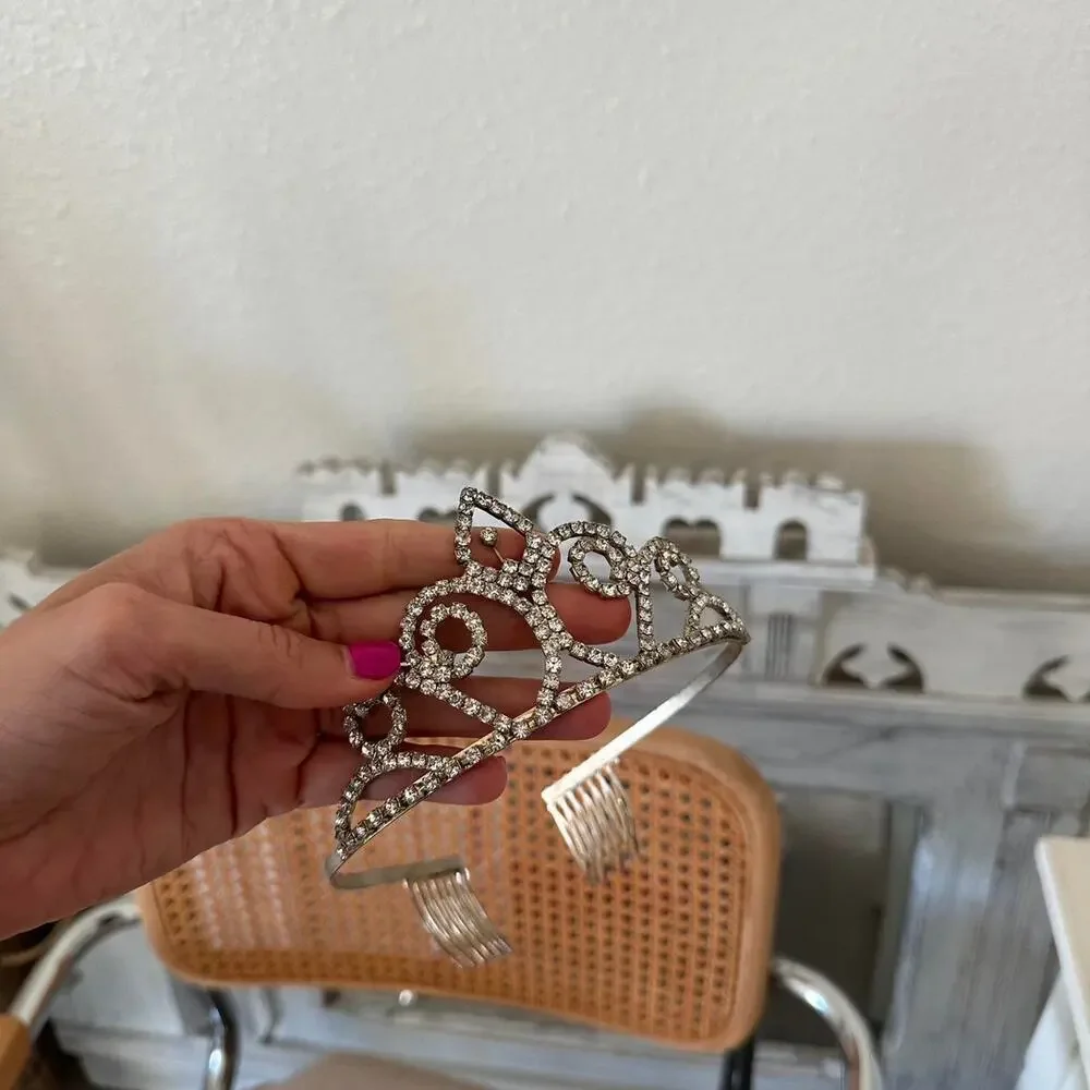 Other clear featuring combs