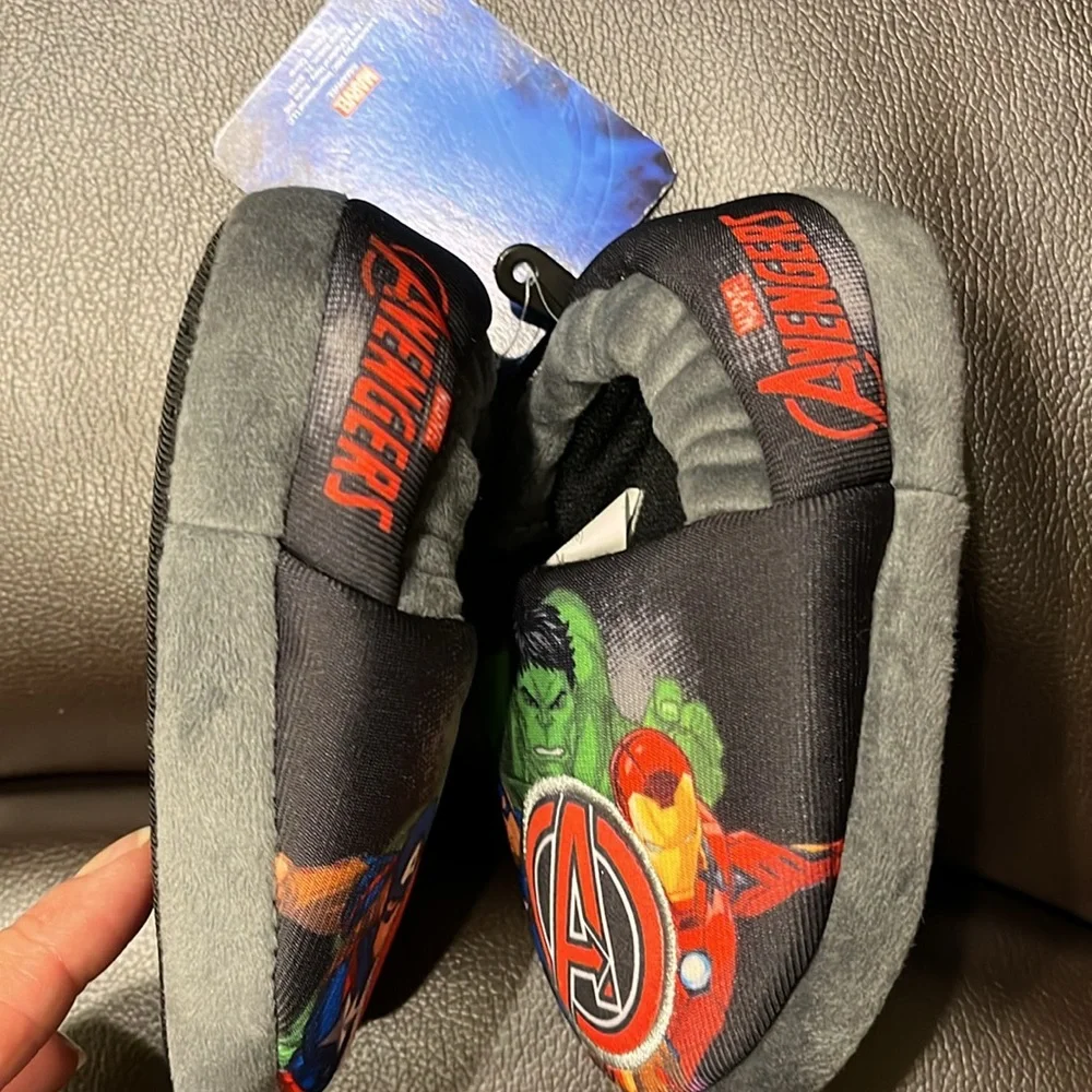 Marvel slippers avengers