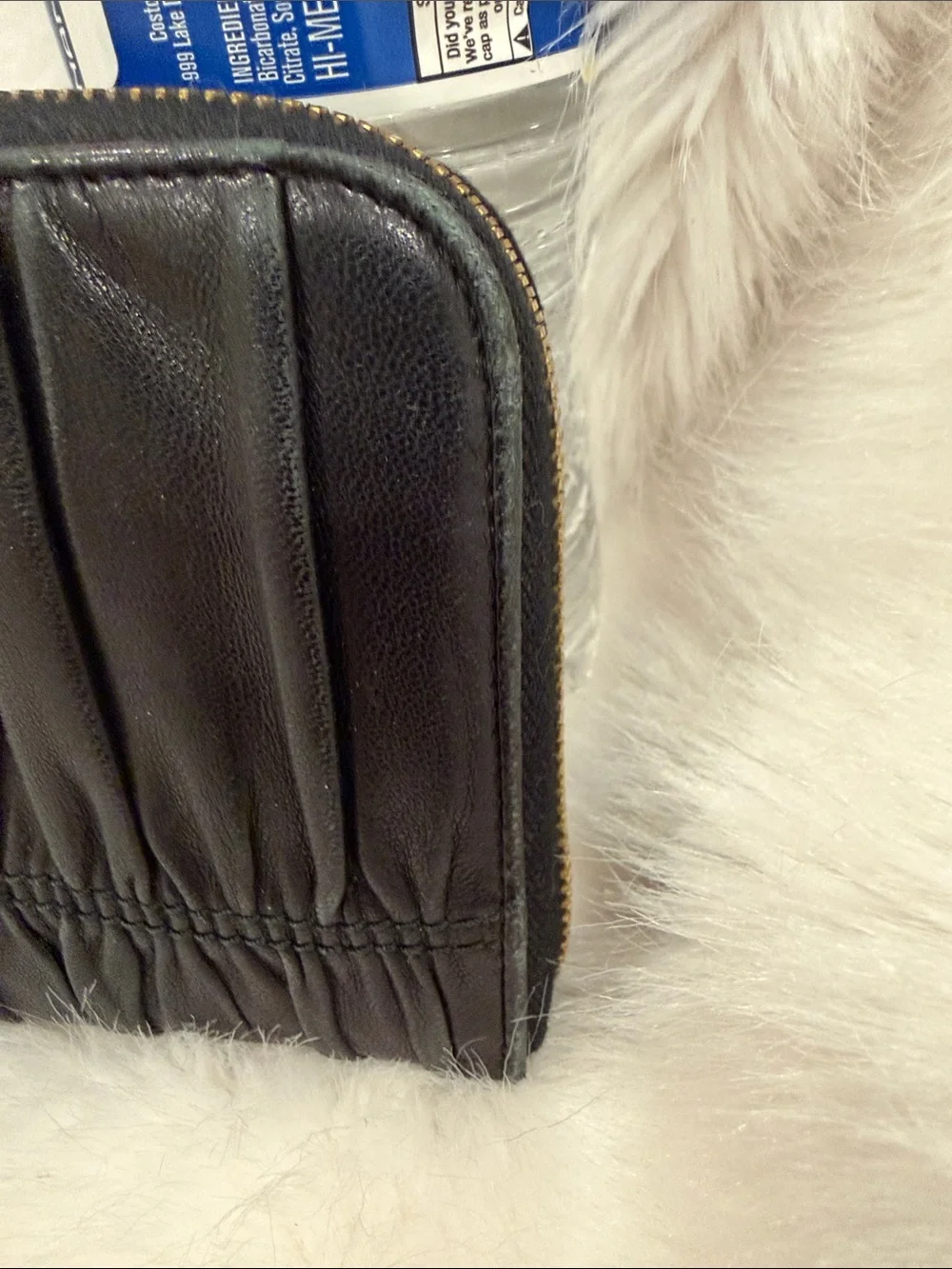 Prada zip around