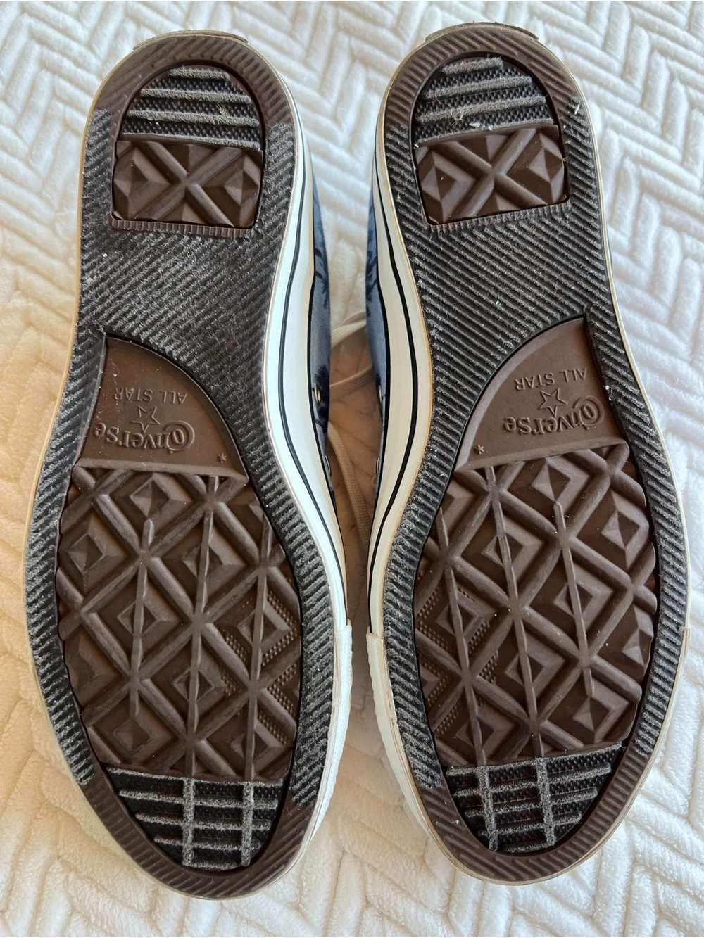 Converse low top