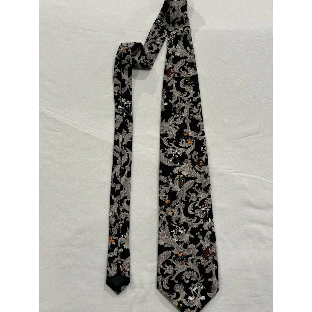 Looney Tunes Mania colorful brand