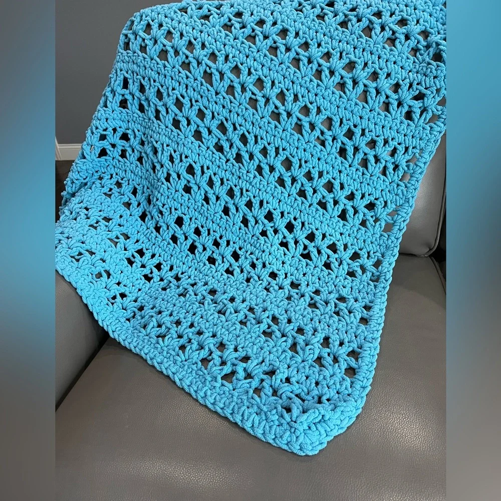 HAND Crocheted CHUNKY Lapghan BLUE Lap BLANKET