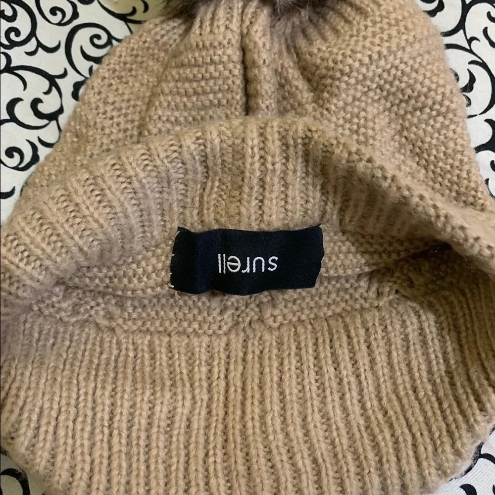 Surell 100% hat very