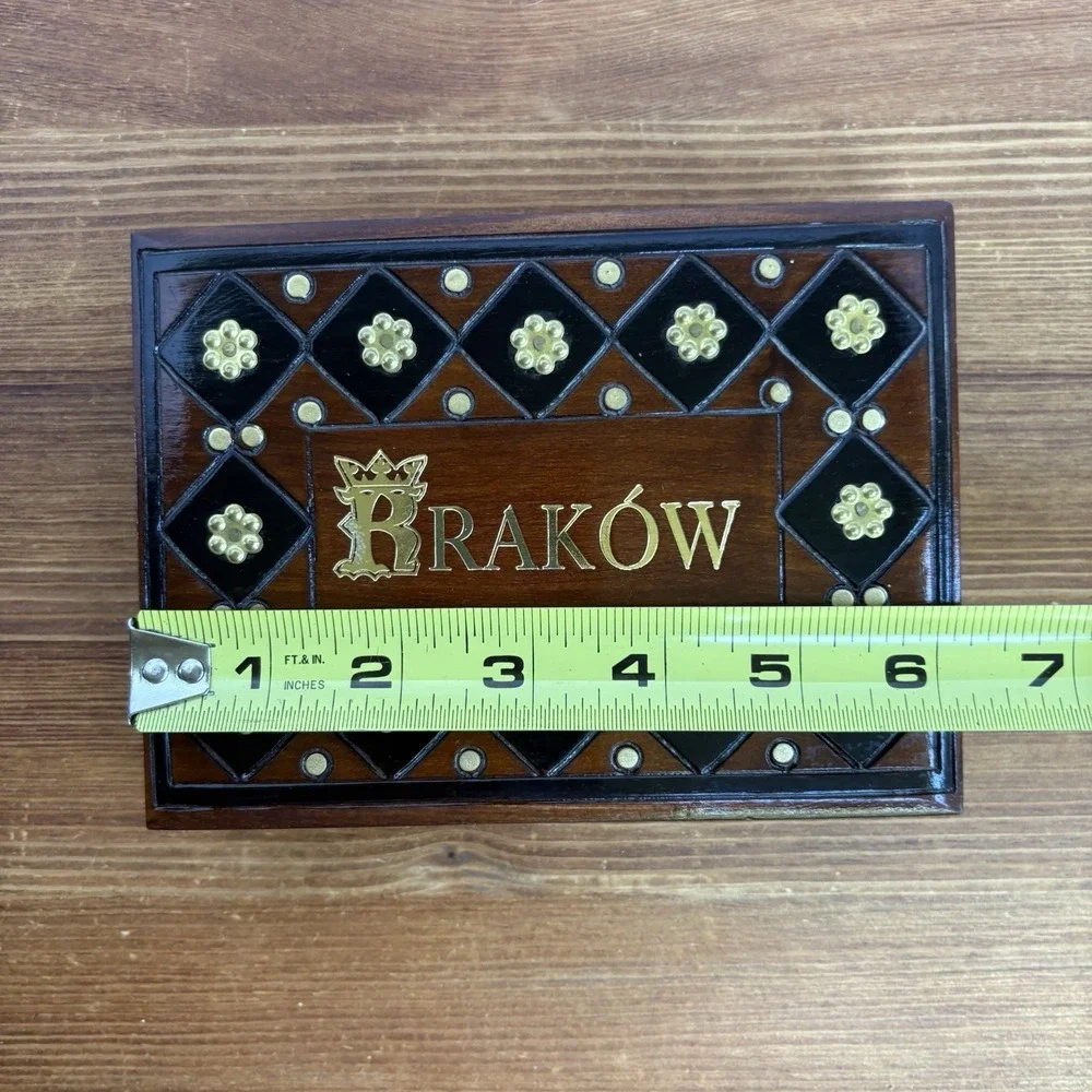 Krakow accents hinged review
