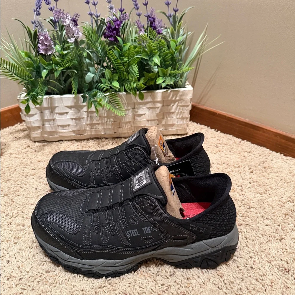 Skechers STEEL TOE Men’s Size 7 ‎ Black Slip-On Loafers