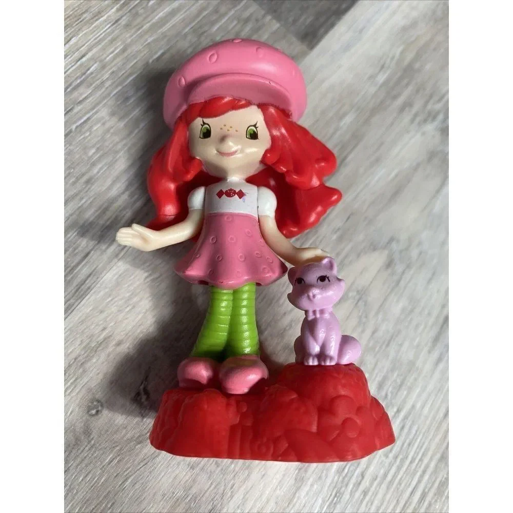 Strawberry Shortcake Figurine with Custard C
