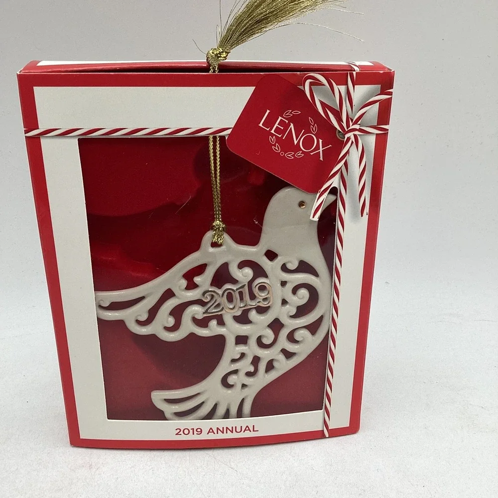 Lenox 2019 Annual Dove Ornament Ivory Porcelain Gold Tassel Pierced Scrollwork