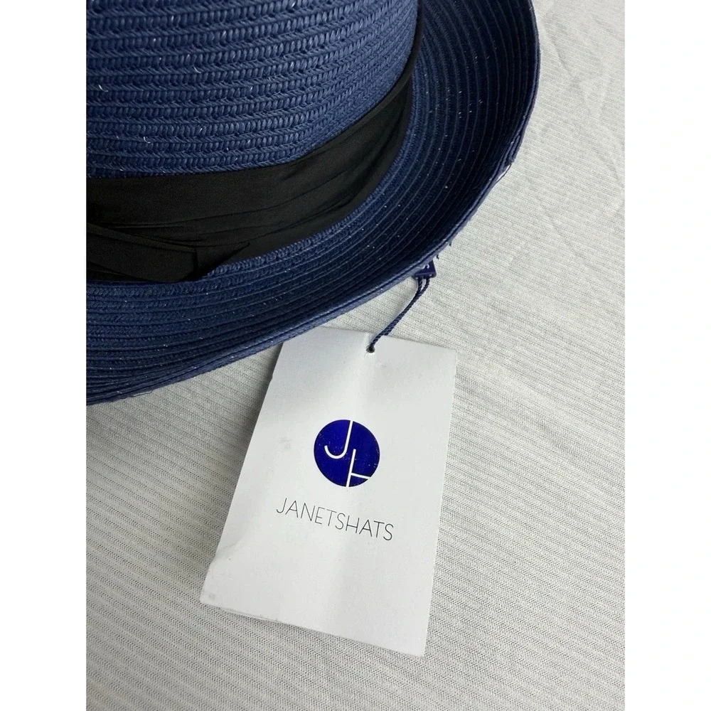 Janetshats blue straw