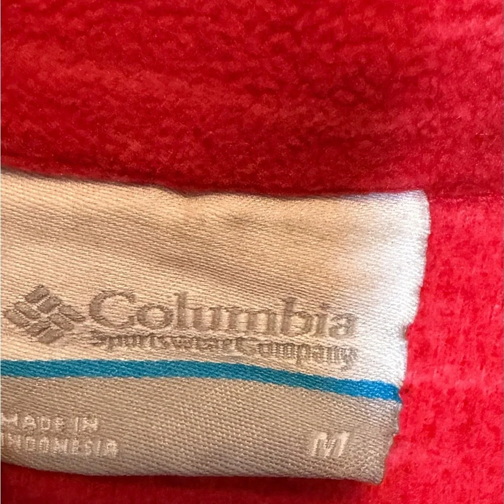 Columbia bold red