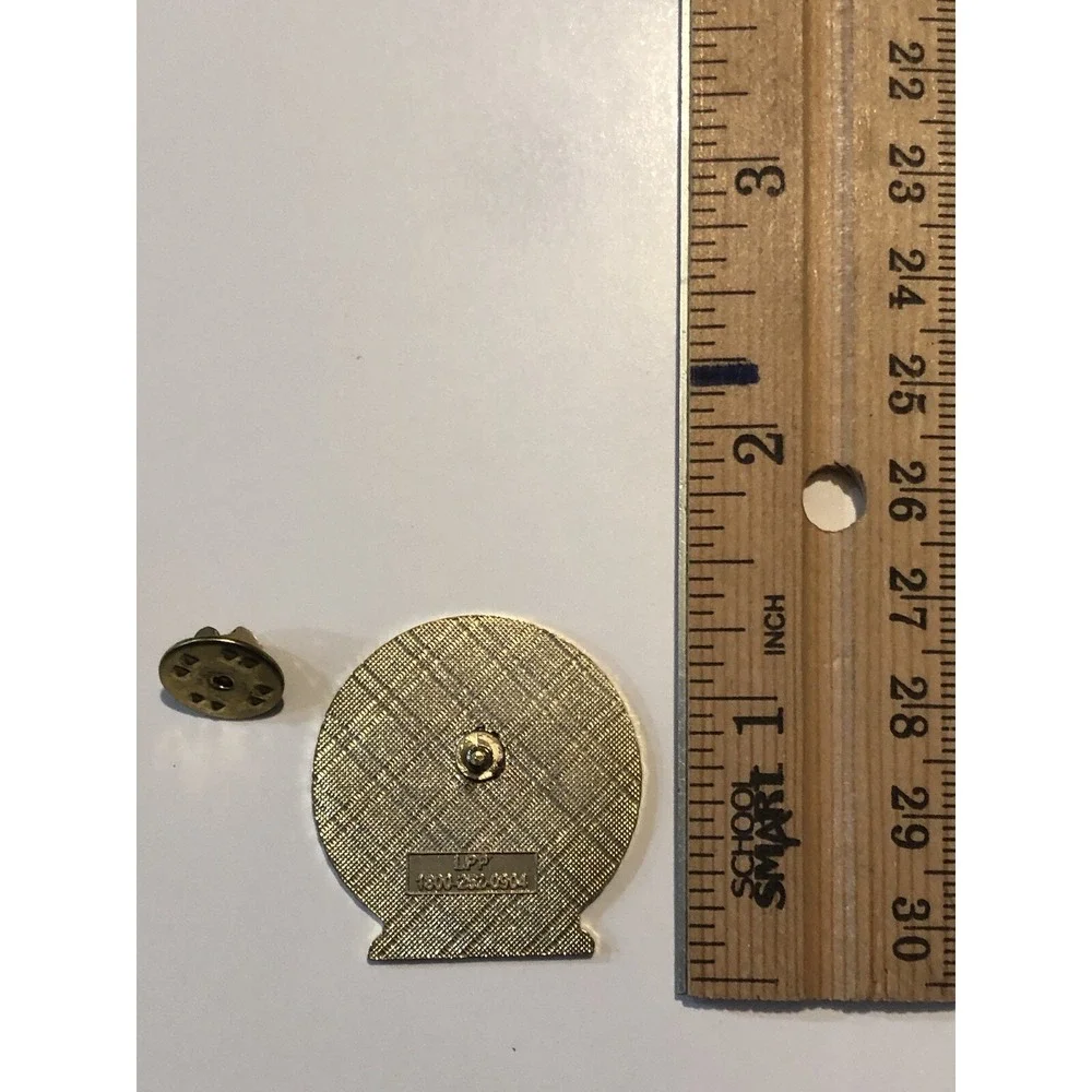 N/A collectible lapel